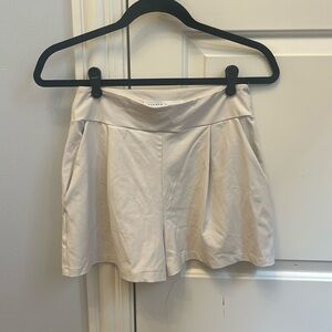 Susana Monaco cream shorts